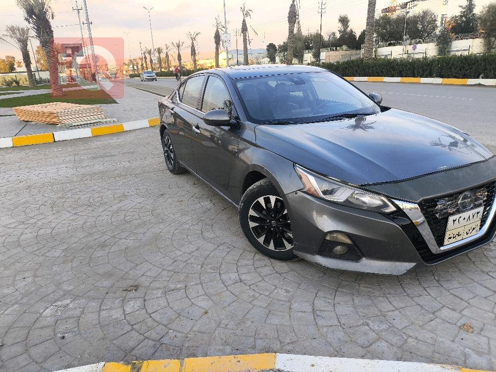 نيسان ألتيما